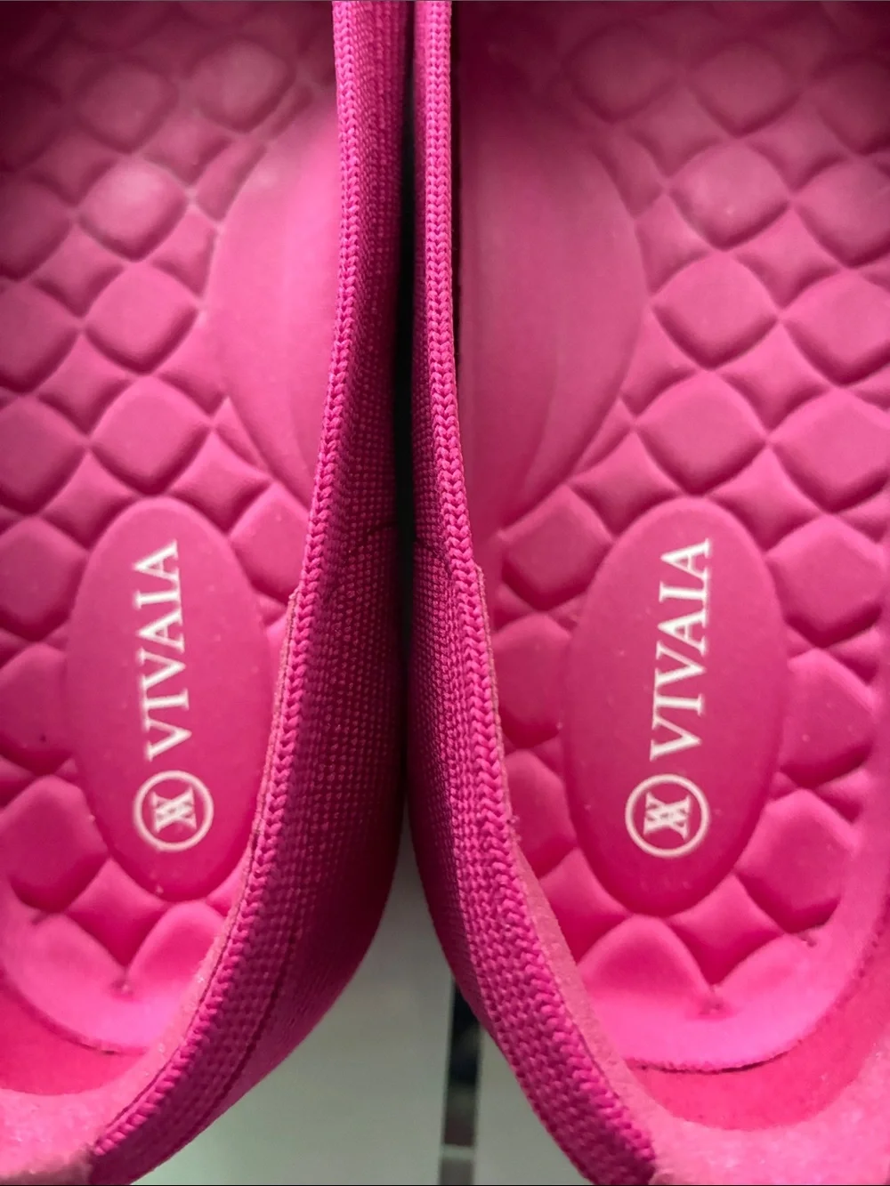 Vivaia Women’s Pink Knit Ballet Flats. Size 9.5